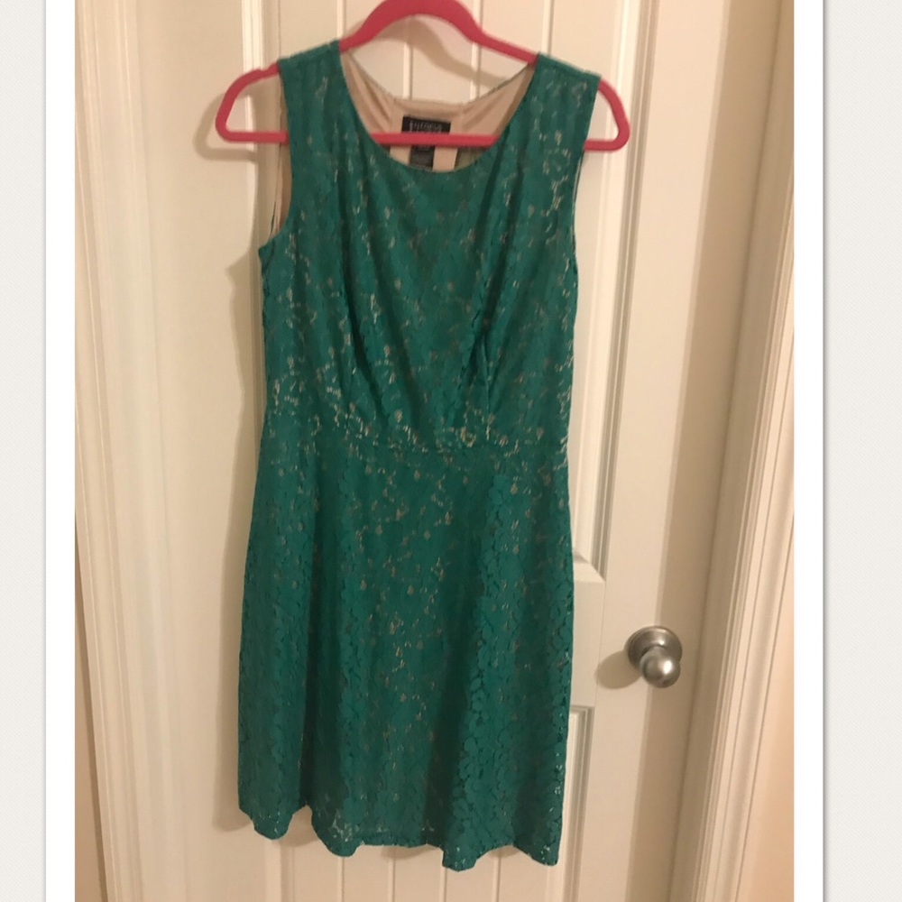 Emerald green lace dress!